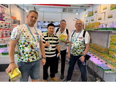 LED植物灯|LED植物生长灯|LED植物补光灯|带LED植物灯育苗盆|LED植物灯生产厂家